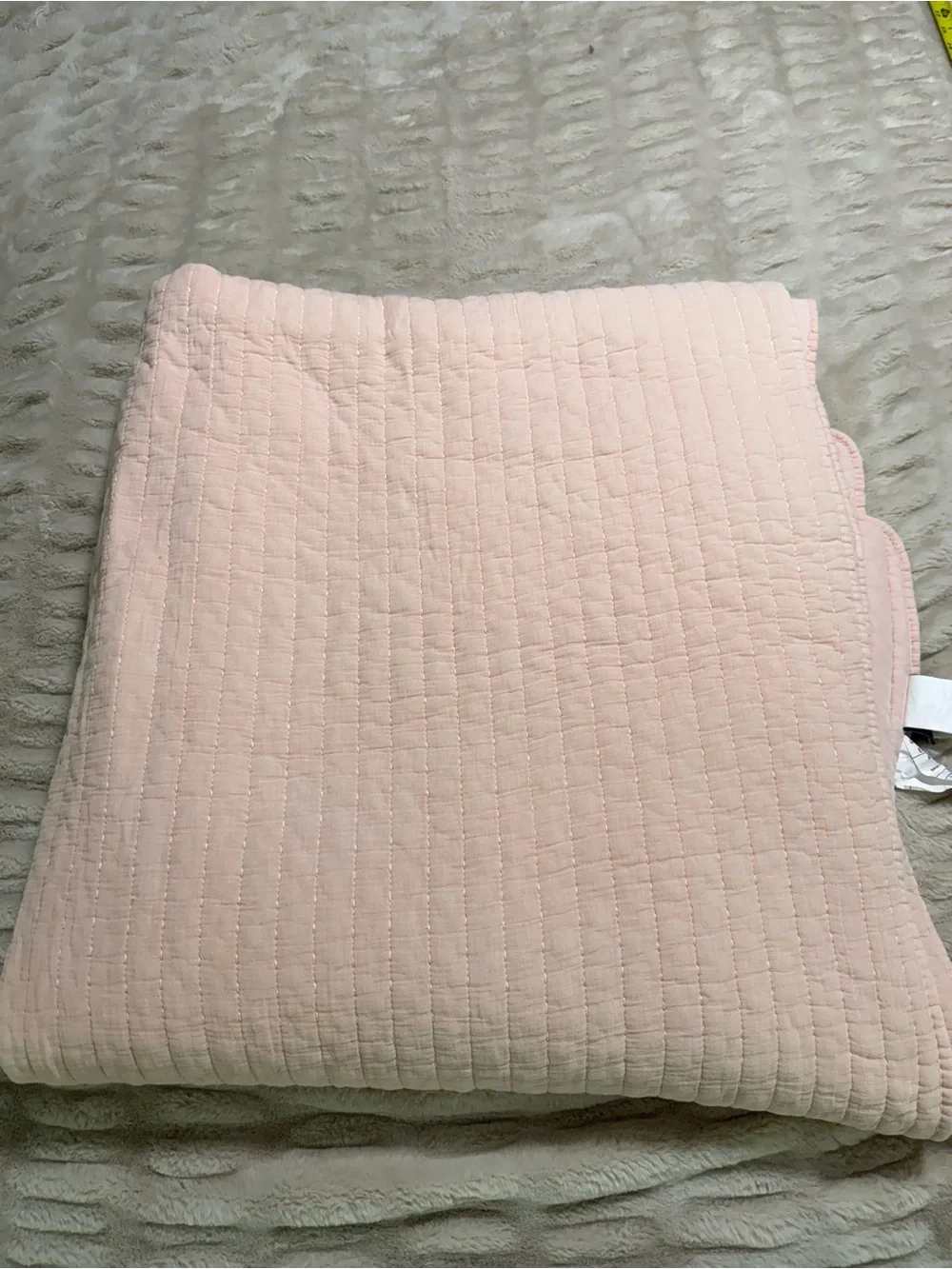 Tahari Quilted Light Pink Blanket Soft Queen Size